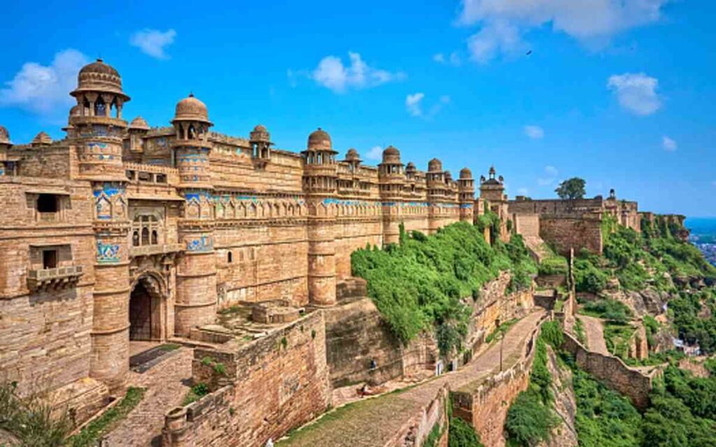 Best Places To Vacation In Gwalior - Iron-fall